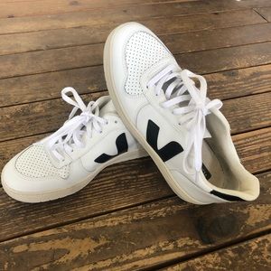 Veja V-10 Sneaker Extra White / Black Leather